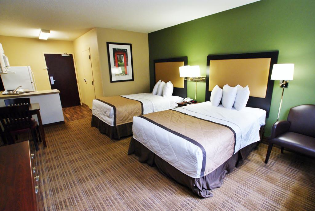 Extended Stay America Select Suites - Milwaukee - Вокеша Екстер'єр фото