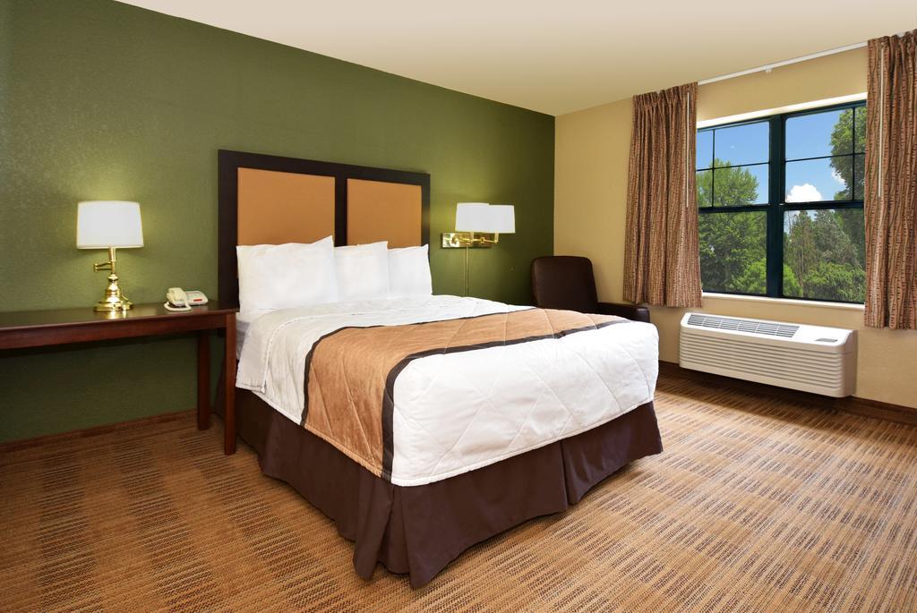 Extended Stay America Select Suites - Milwaukee - Вокеша Екстер'єр фото